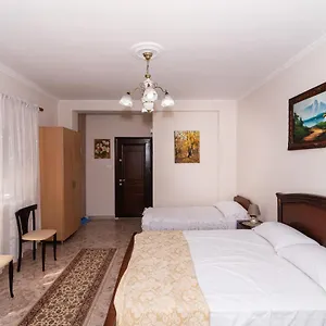 Erla's , Tirana Albanie